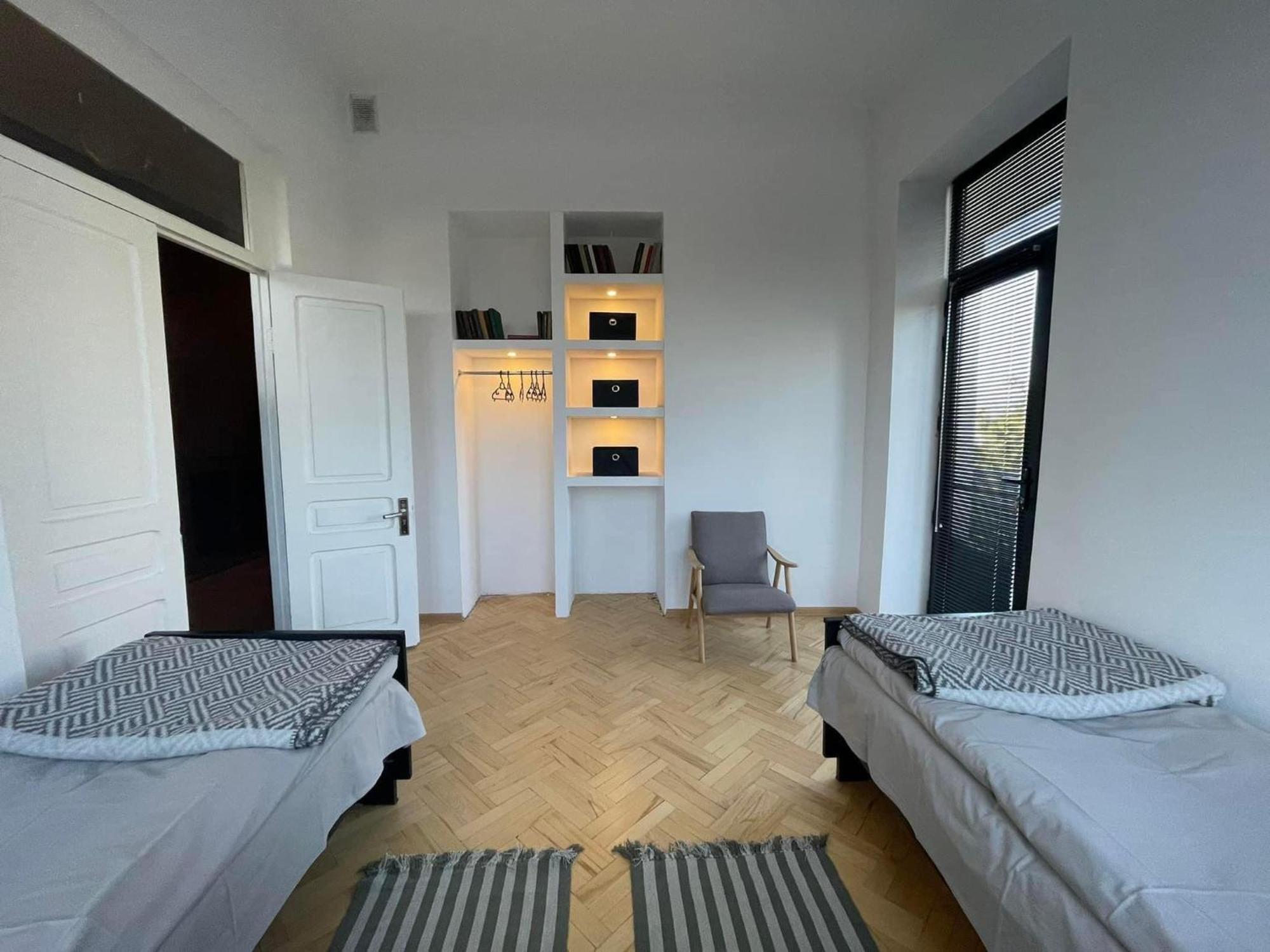 Twins Guest House Телави Екстериор снимка