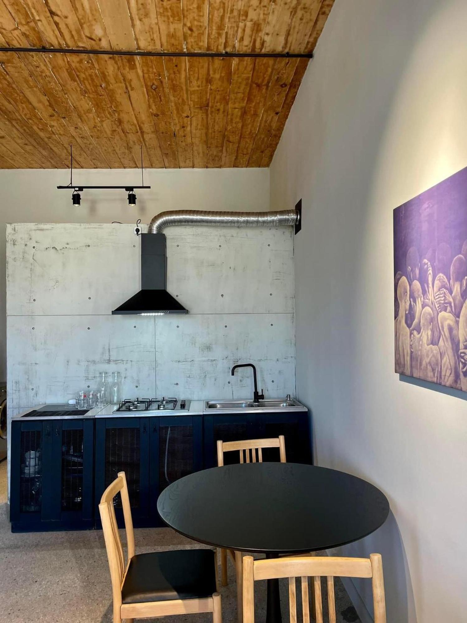 Twins Guest House Телави Екстериор снимка
