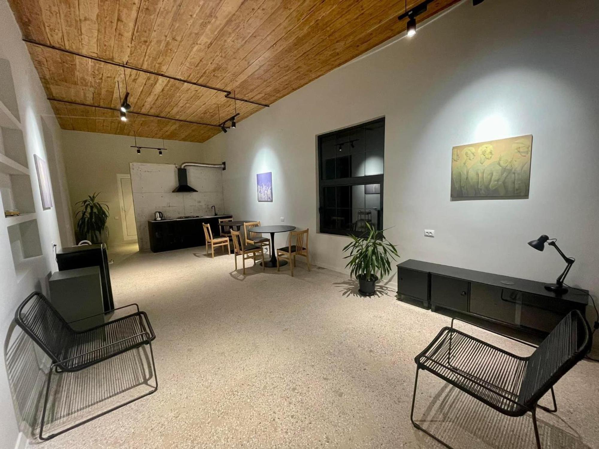 Twins Guest House Телави Екстериор снимка