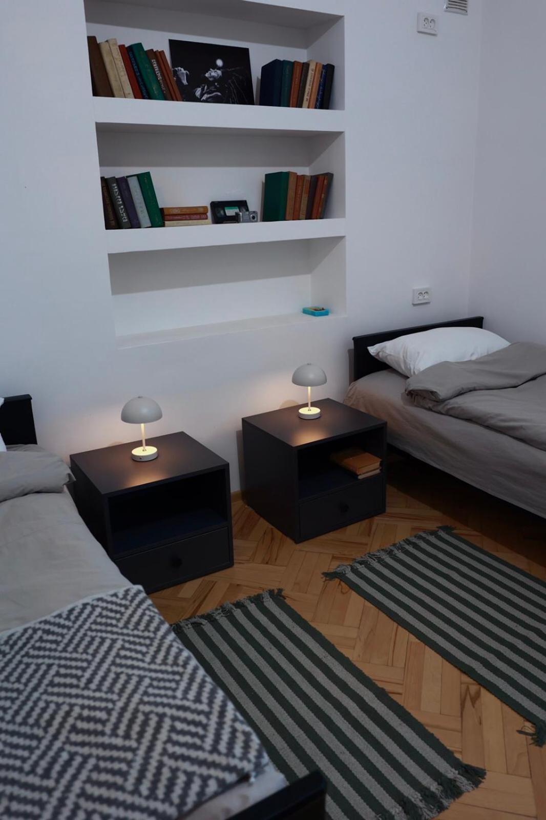Twins Guest House Телави Екстериор снимка